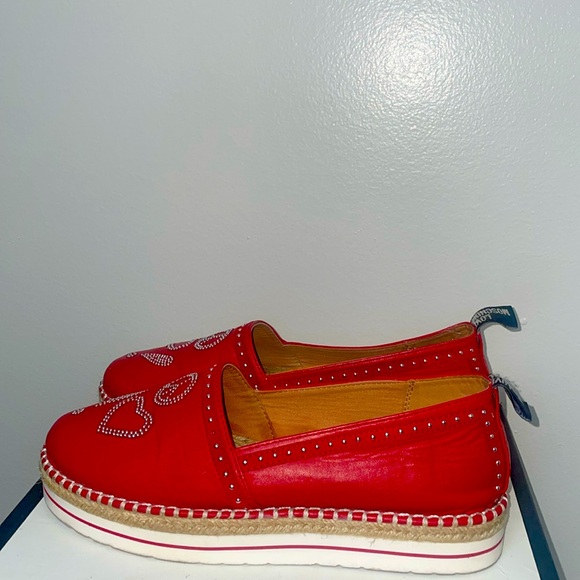 LOVE MOSCHINO ESPADRILLES!!!
